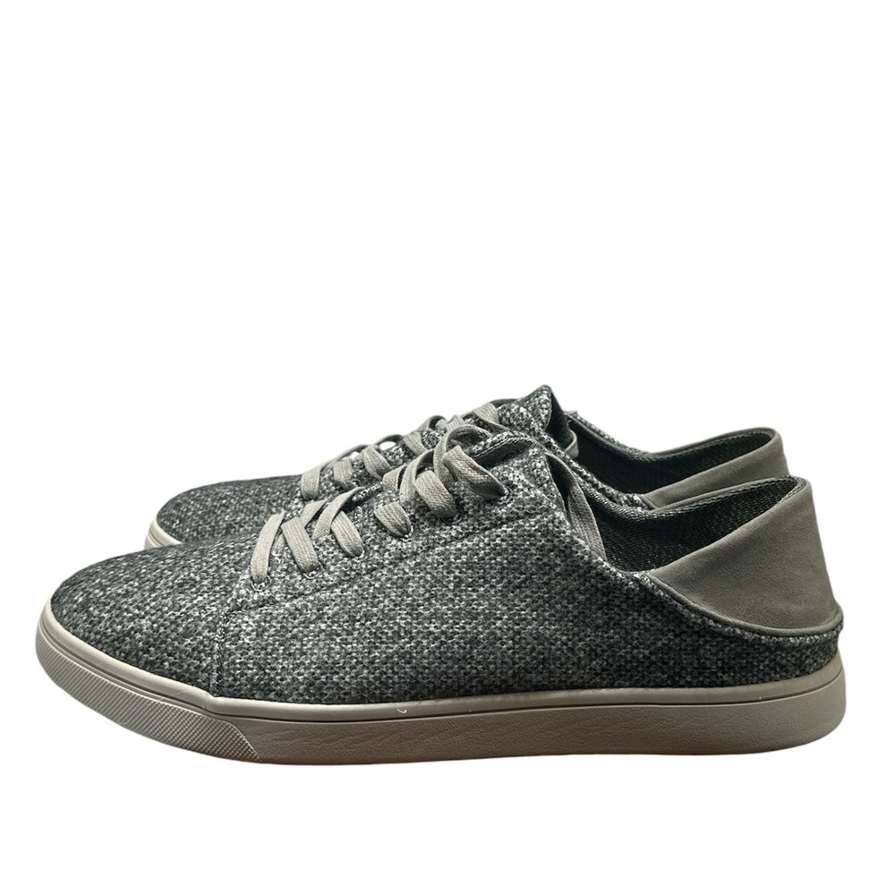 Brand new Baretraps sneakers men’s size 10